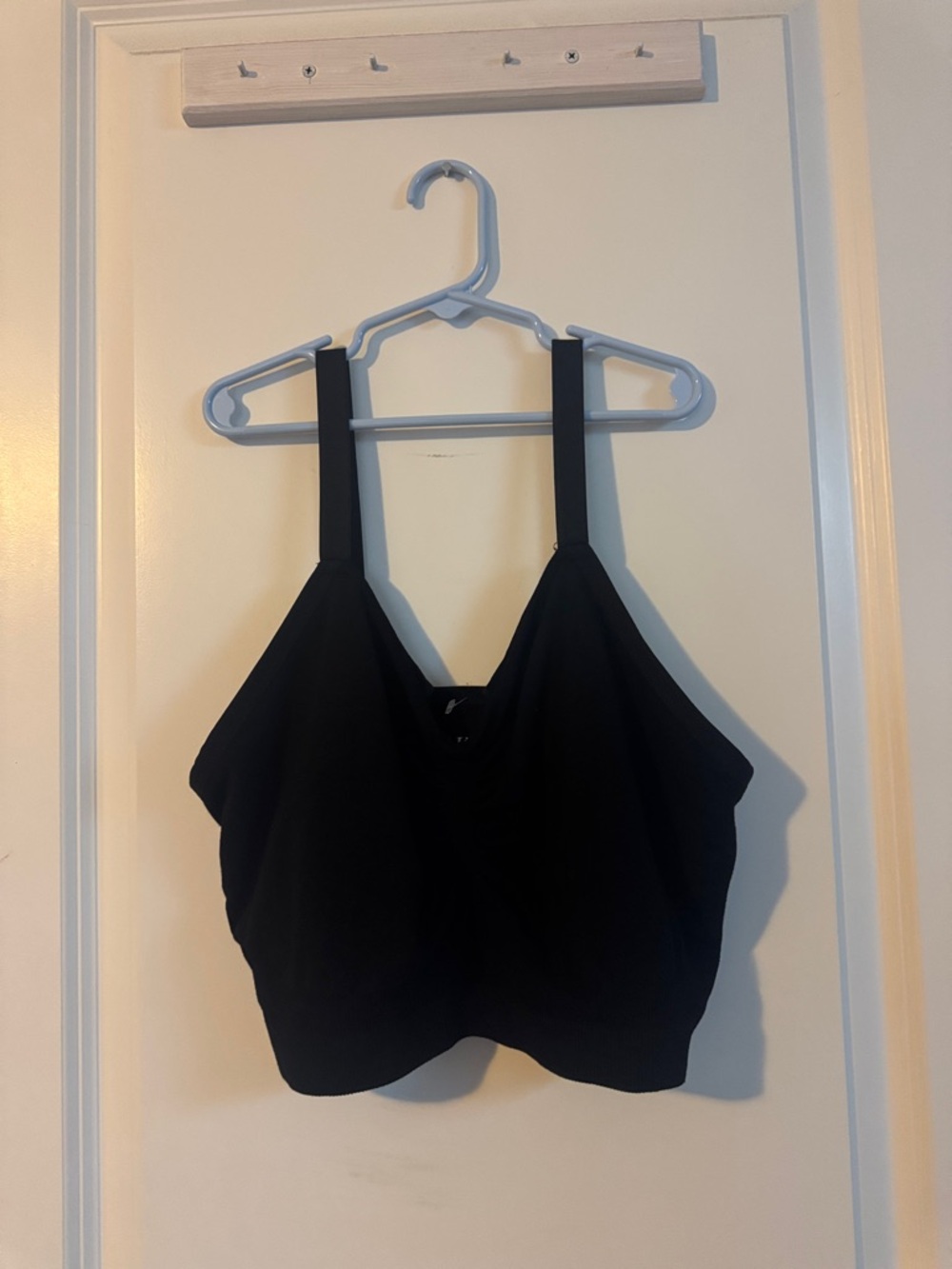 Black NWT LG Hands-Free Pumping & Nursing Bra